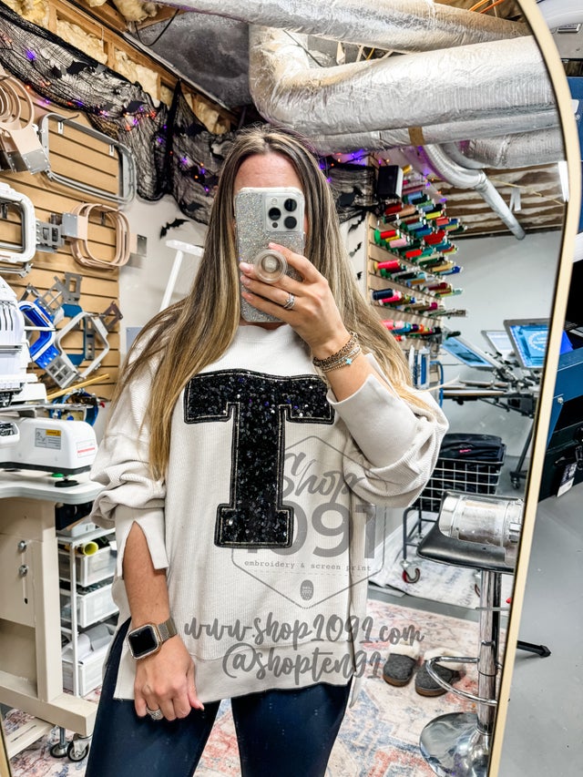 トップス L 801520457 EMBROIDERED LOGO FISSATO 05584123300-a1.jpg?ts=